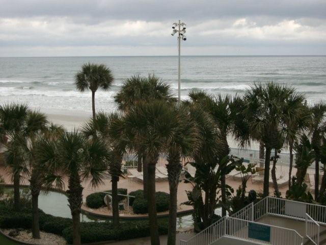 Ocean Walk  Pool - Cheerleaders Practicing for NCAA Championships