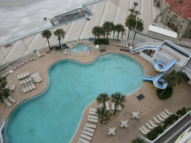 Ocean Walk  Pool - Cheerleaders Practicing for NCAA Championships